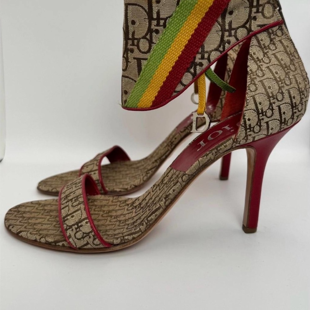 Dior Rasta Heels - Picture 3 of 8